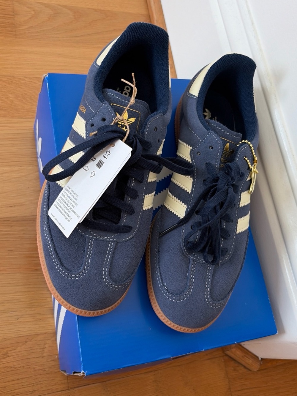 NWT Indigo Adidas Sambas 5.5/38